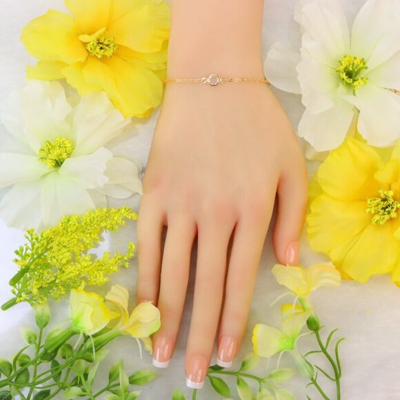 Minimalist Bracelet, Sleek & Modern Design, Women’s Fashion, YC110312-B - Picture 4 of 10